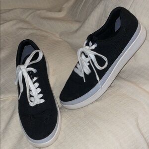 Vionic Black and White Sneakers with Sleek Design and Comfortable Fit